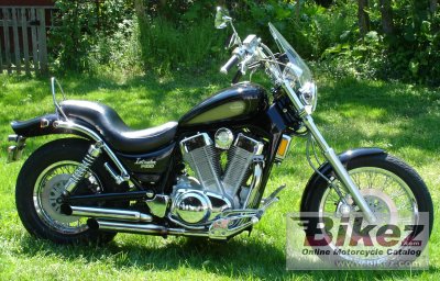 1990 Suzuki VS 1400 Intruder photo